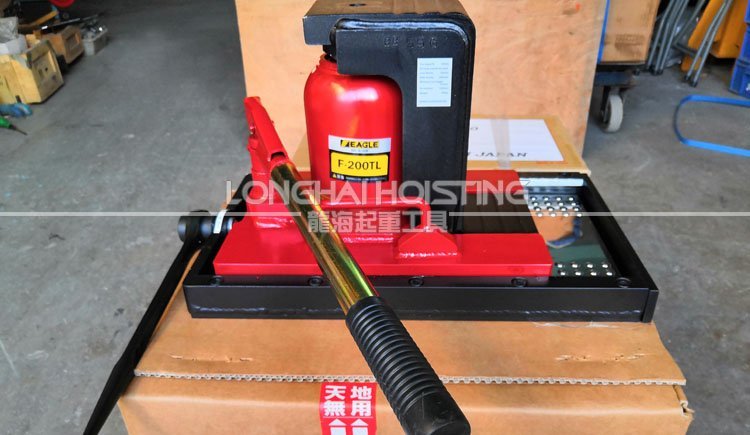 F系列帶滑動臺爪式千斤頂實物 F系列帶滑動臺爪式千斤頂實物